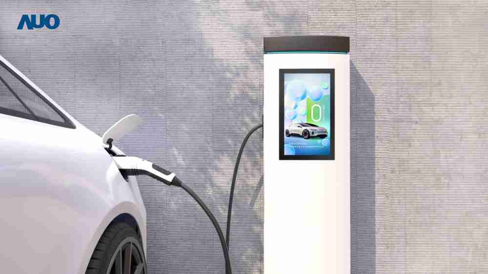 友達〝EVSE車用充電樁解決方案〞專為電動汽車充電樁設計，，具有高亮度、、、克服戶外艱難環境的耐溫、、、耐紫外線等特性，，，並搭載散熱性及擴充性強的高效能工業電腦，，可實現人機互動訴求，，如資訊顯示、、、支付等應用