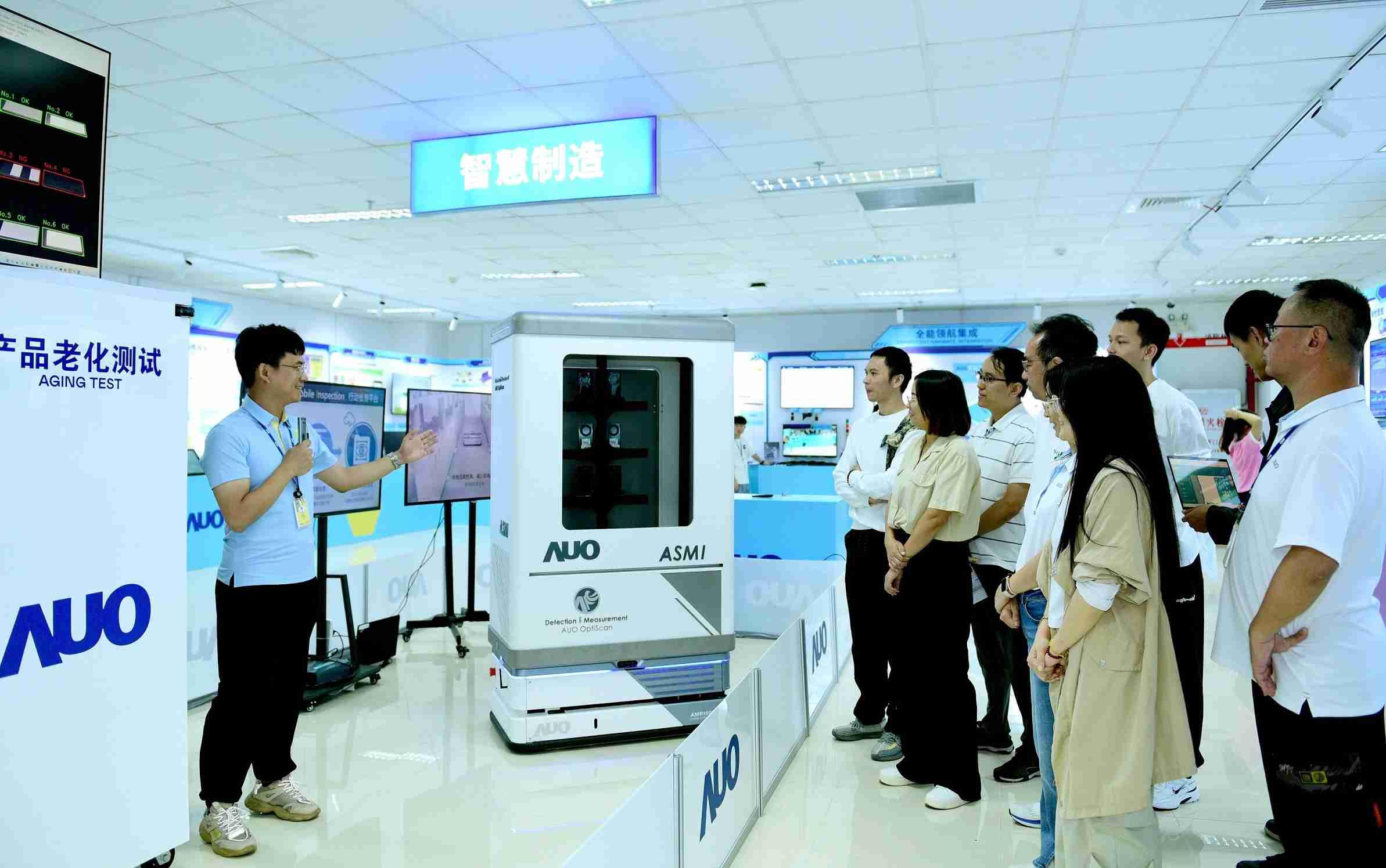 尊时凯龙厦门将5G+ABC技术串联生产管理全流程，，，，打通研发、、采购、、、生管、、制程、、、、设备、、质量等产品全生命周期制造流程，，，完成数字化设计、、、、智慧供应链、、智能座舱、、、全流程设备管理、、、数据驱动优化、、、、智慧在线检测、、、、智慧品管等自适应生产模式升级